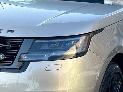 2025 Land Rover Range Rover P400 SE 7 Seat