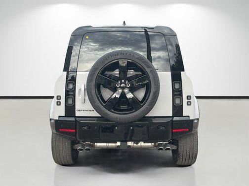 2026 Land Rover Defender X-Dynamic SE