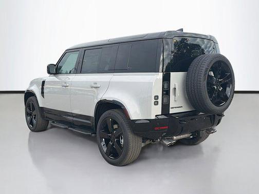 2026 Land Rover Defender X-Dynamic SE