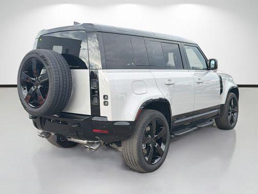 2026 Land Rover Defender X-Dynamic SE