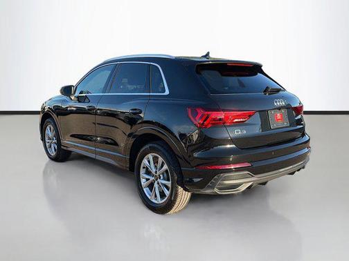 2024 Audi Q3 Premium 45 TFSI S line quattro Tiptronic