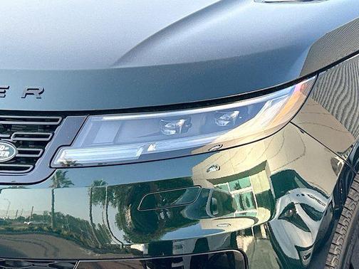 2025 Land Rover Range Rover Sport SE