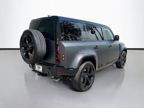 2025 Land Rover Defender 110 P500 X-Dynamic SE