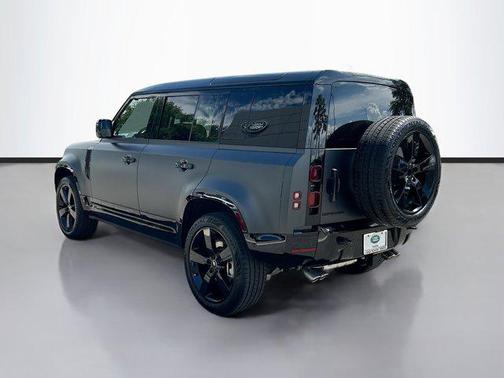 2025 Land Rover Defender 110 P500 X-Dynamic SE