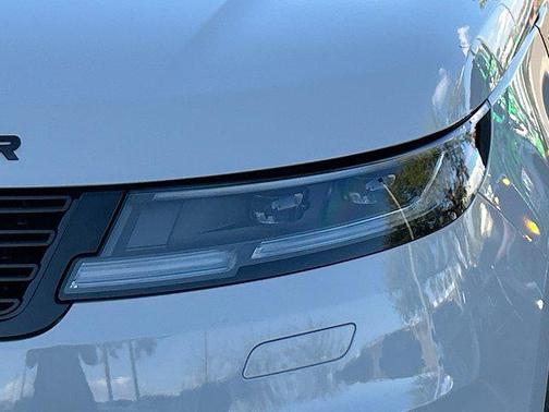 2025 Land Rover Range Rover Sport SE