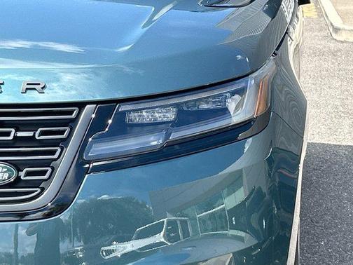 2026 Land Rover Range Rover Velar P250 SE R-Dynamic