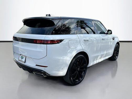2025 Land Rover Range Rover Sport SE