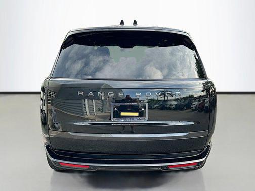 2025 Land Rover Range Rover P400 SE