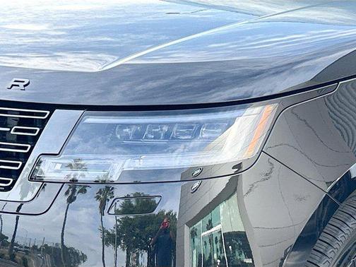 2025 Land Rover Range Rover P400 SE