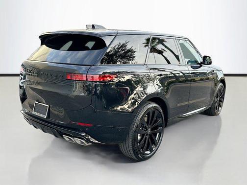 2025 Land Rover Range Rover Sport SE
