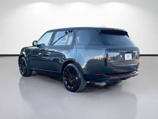 Carpathian Grey Premium Metallic 2026 Land Rover Range Rover P400 SE 7 Seat