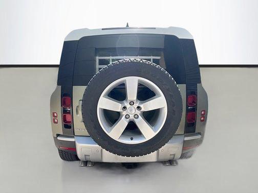2024 Land Rover Defender 110 P500 SE