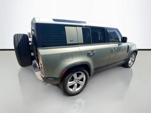 2024 Land Rover Defender 110 P500 SE