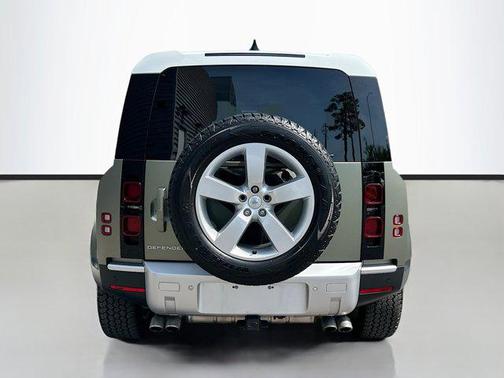 2024 Land Rover Defender 110 P500 SE