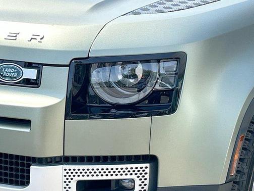 2024 Land Rover Defender 110 P500 SE