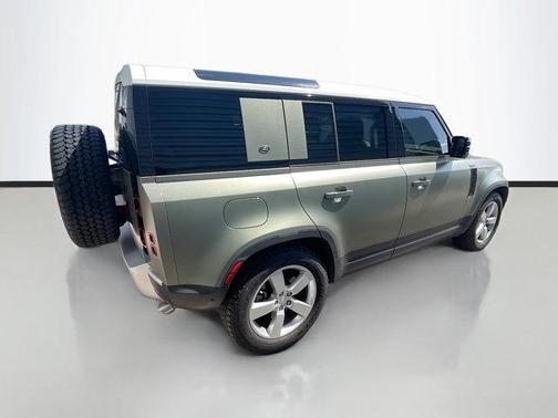 2024 Land Rover Defender 110 P500 SE