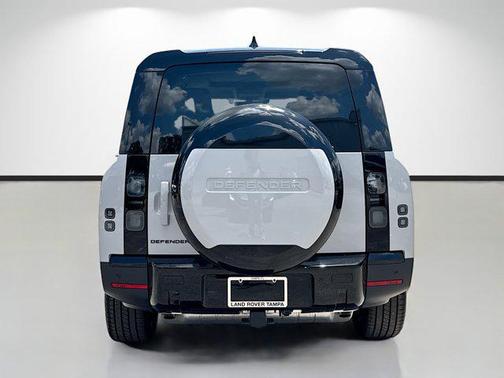 Borasco Grey Metallic 2026 Land Rover Defender P300 S