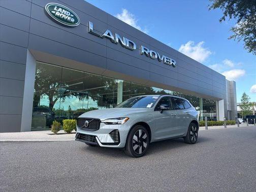 Vapour Grey Metallic 2024 Volvo XC60 Recharge Plug-In Hybrid T8 Plus Dark Theme