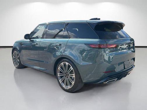 2026 Land Rover Range Rover Sport SE