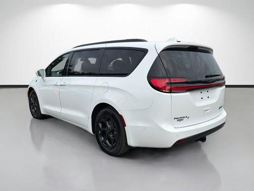 2021 Chrysler Pacifica Hybrid Touring L