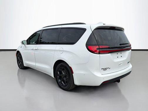 2021 Chrysler Pacifica Hybrid Touring L