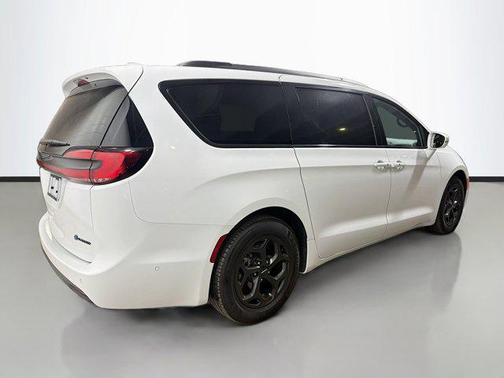 2021 Chrysler Pacifica Hybrid Touring L