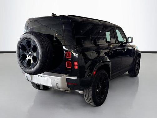 2025 Land Rover Defender 110 P400 S