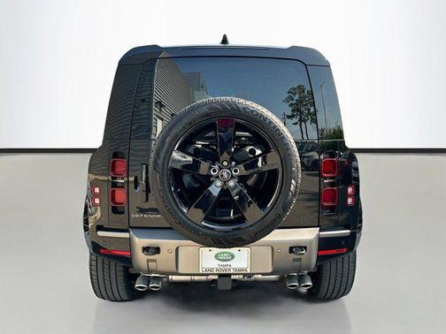 2025 Land Rover Defender 110 P500 X-Dynamic SE