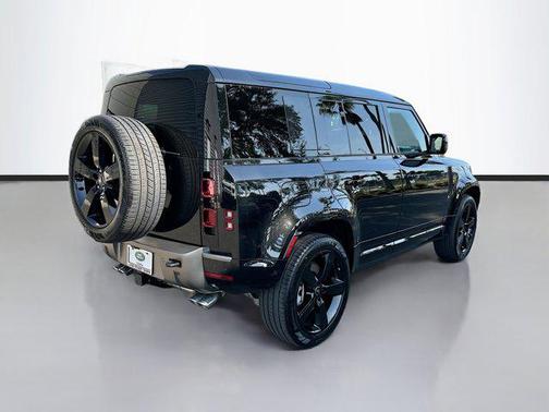 2025 Land Rover Defender 110 P500 X-Dynamic SE