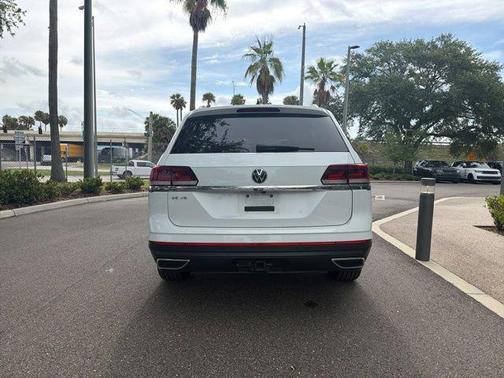 Pure White 2021 Volkswagen Atlas 3.6L SE w/Technology