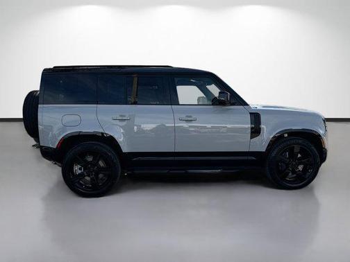 2026 Land Rover Defender P400 X-Dynamic SE