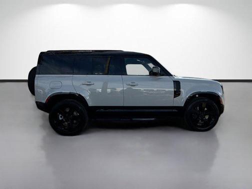 2026 Land Rover Defender P400 X-Dynamic SE