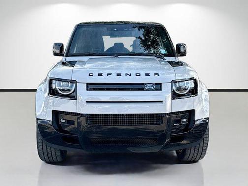 2026 Land Rover Defender P400 X-Dynamic SE