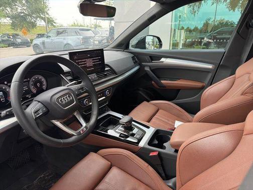Mythos Black Metallic 2024 Audi Q5 45 S line Premium Plus