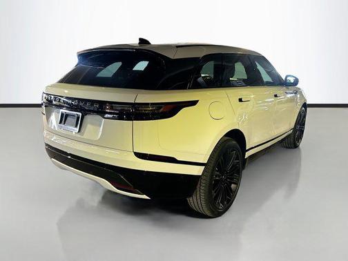 2026 Land Rover Range Rover Velar P250 SE R-Dynamic