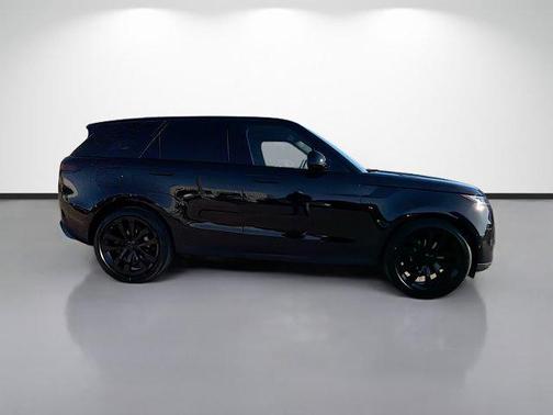 2026 Land Rover Range Rover Sport SE
