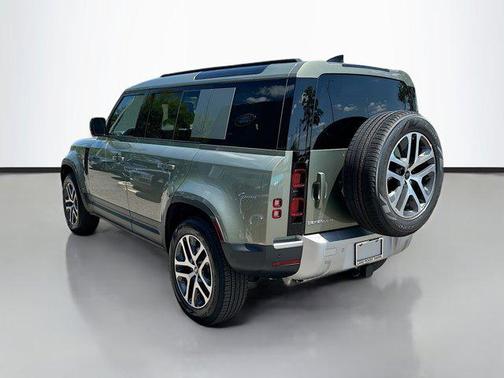 2025 Land Rover Defender 110 P300
