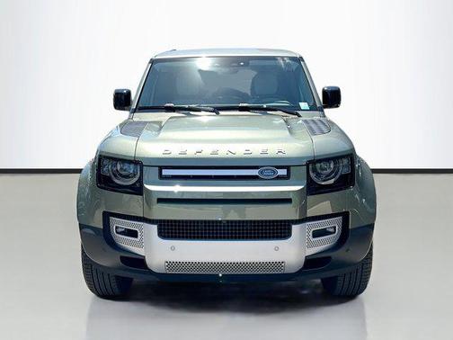 2025 Land Rover Defender 110 P300
