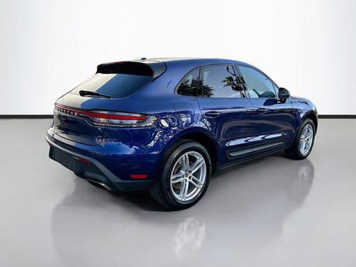 2022 Porsche Macan Base