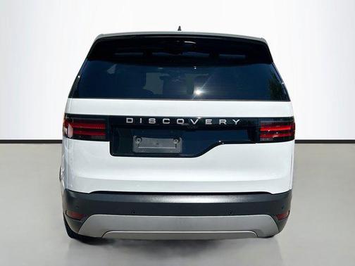 2024 Land Rover Discovery P300 S