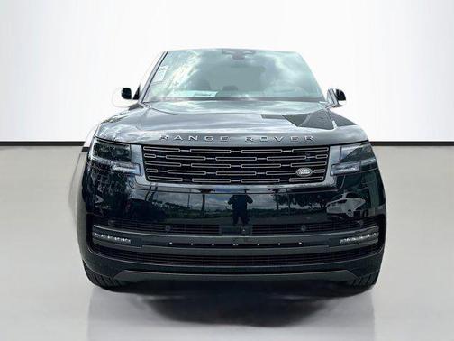 2025 Land Rover Range Rover P400 SE