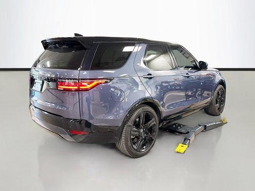 2025 Land Rover Discovery P360 Dynamic SE