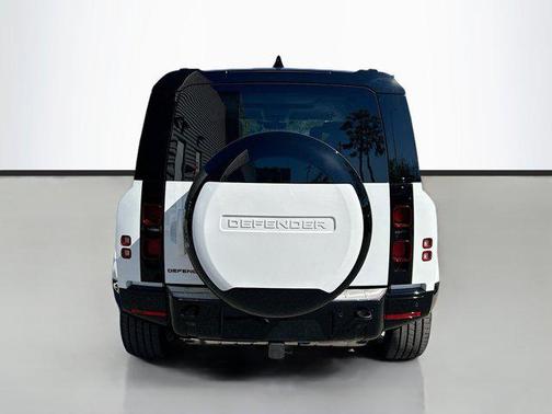 2025 Land Rover Defender 110 P400 X-Dynamic SE