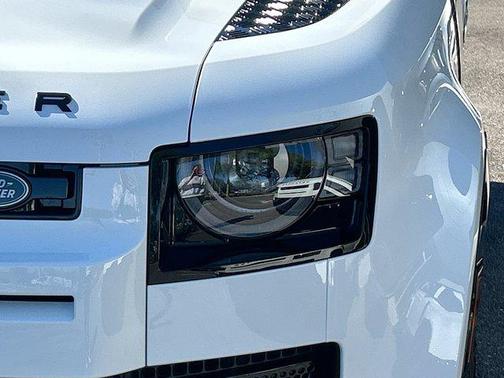 2025 Land Rover Defender 110 P400 X-Dynamic SE