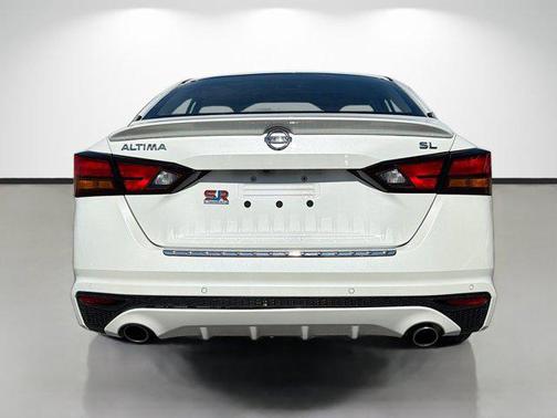 Pearl White Tricoat 2021 Nissan Altima 2.5 SL