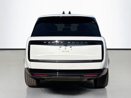 2025 Land Rover Range Rover P400 SE