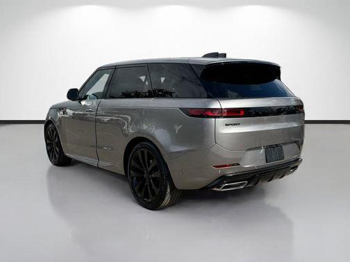2026 Land Rover Range Rover Sport SE