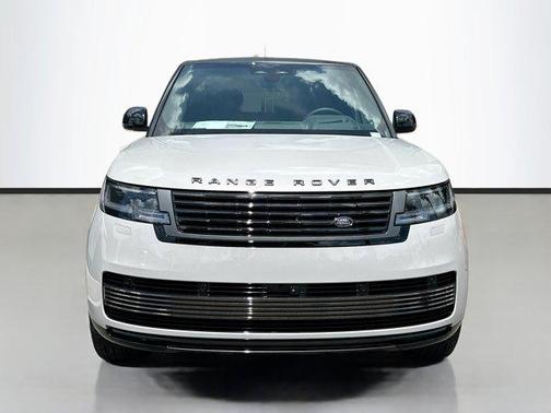 2025 Land Rover Range Rover P615 SV