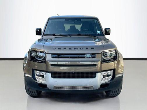 2025 Land Rover Defender 110 P300