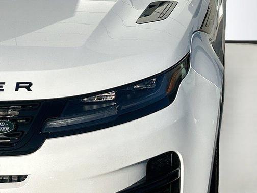 2026 Land Rover Range Rover Evoque Dynamic SE